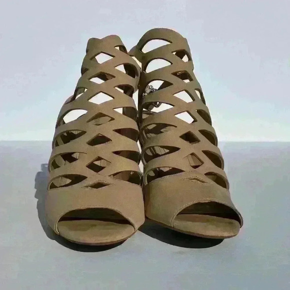 Gianni Bini Heels - Picture 3 of 10